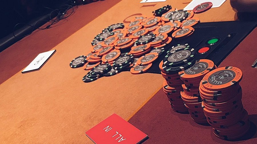 Game bai poker debet